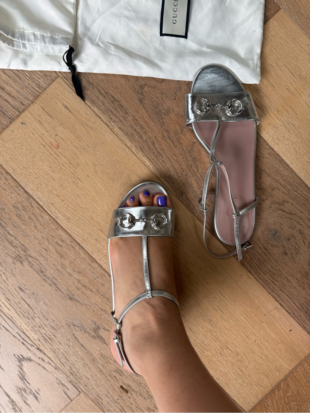 Authentic Gucci Silver Metallic T-Strap Horsebit Sandals, size 38
